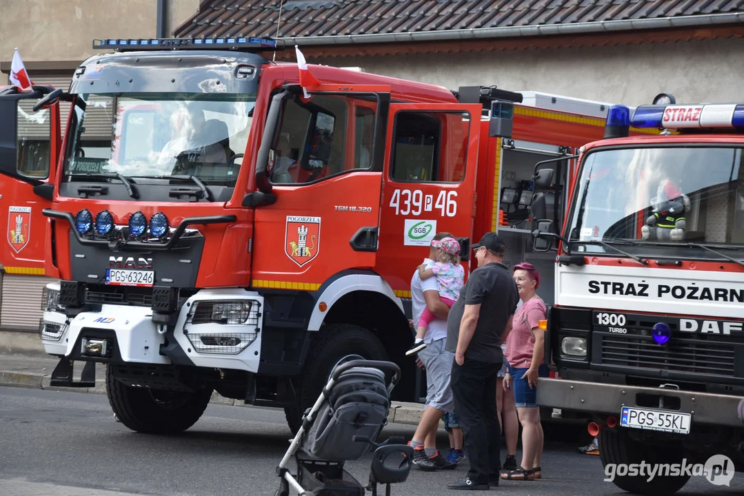 Przekazanie wozu strażackiego dla jednostki OSP w Pogorzeli