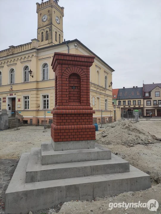 Przebudowa rynku w Krobi. Co się dzieje na placu budowy po zerwaniu umowy z wykonawcą