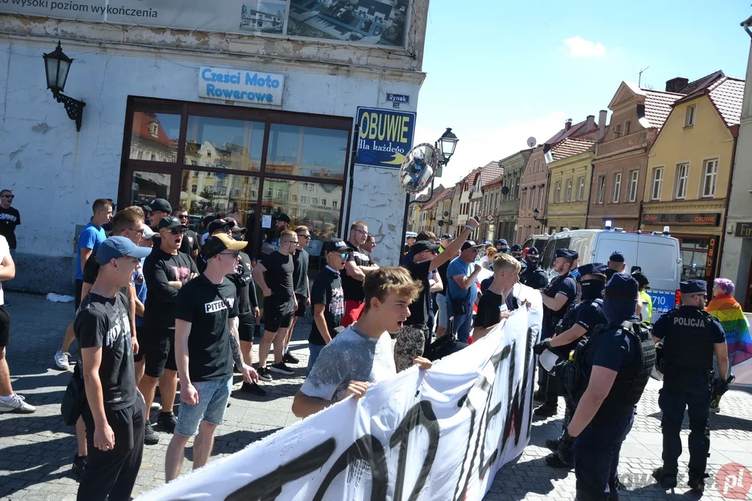 Marsz Równości i kontrmanifestacje w Rawiczu