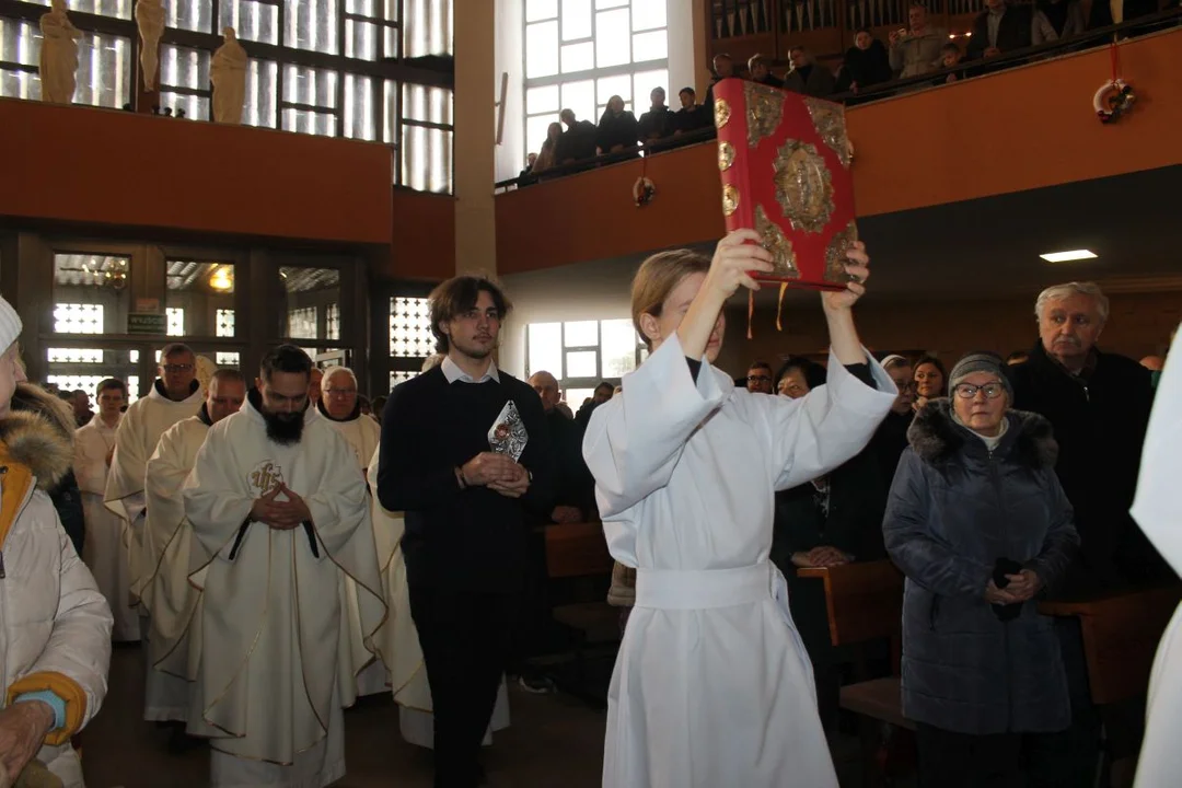 Franciszkanie w Jarocinie rozpoczęli świętowanie 90-lecia z biskupem kaliskim