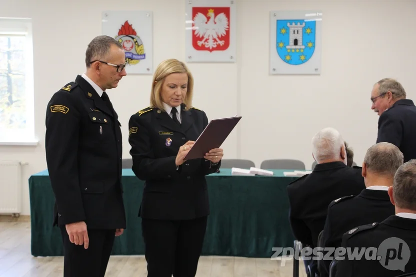 Wręczenie świadczeń ratowniczych i promes dla młodzieżowych drużyn pożarniczych z powiatu pleszewskiego