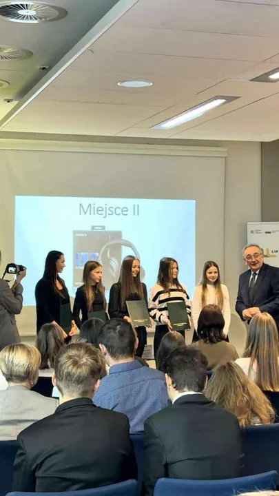 Sukces uczennic jarocińskiej "trójki"