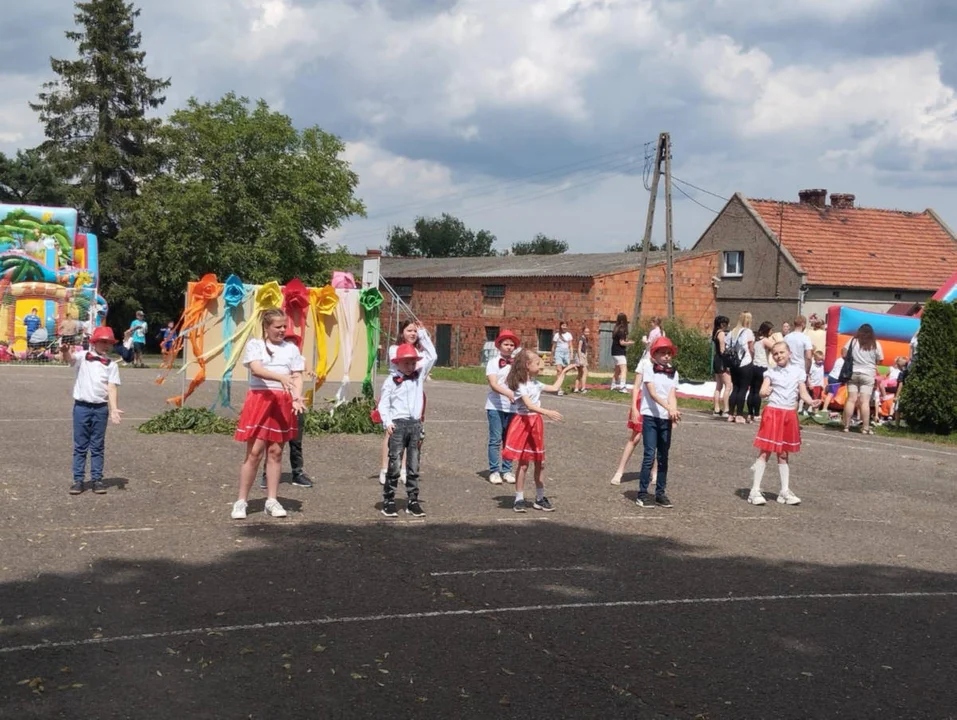 Festyn rodzinny w Szkole Podstawowej w Sikorzynie