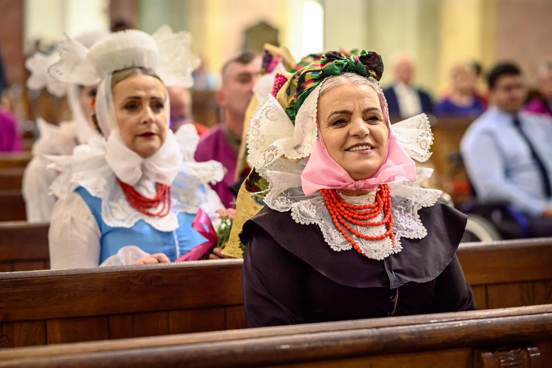 Wesele biskupiańskie Michała i Marty Chudych w Sikorzynie