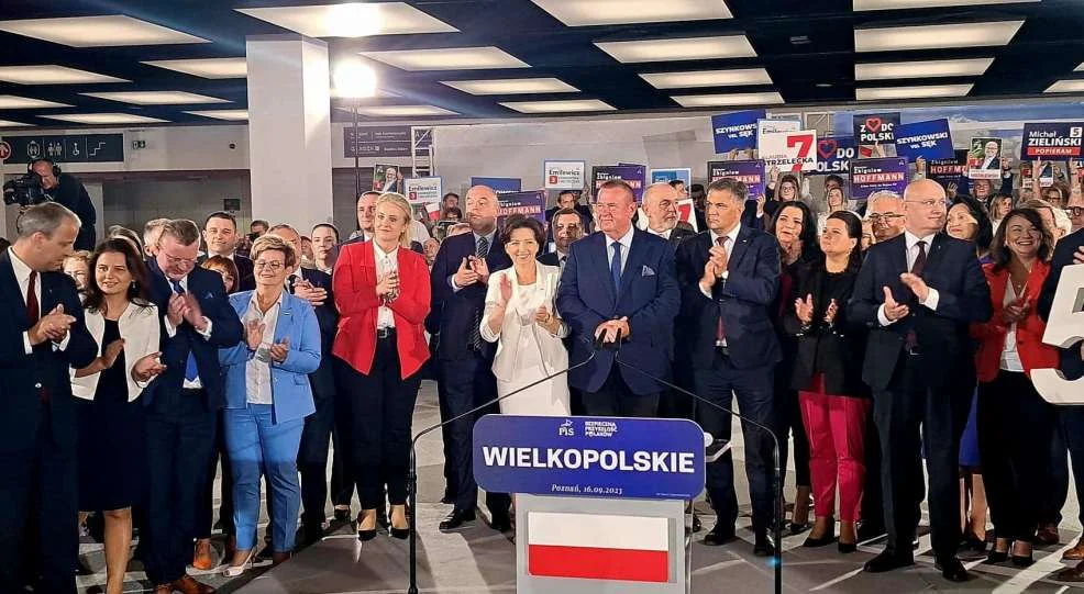 Starosta jarociński Lidia Czechak na konwencji wyborczej PiS-u