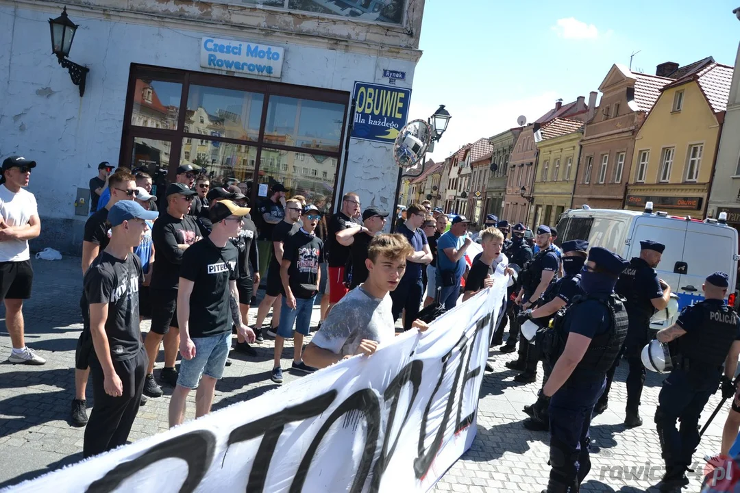 Marsz Równości i kontrmanifestacje w Rawiczu