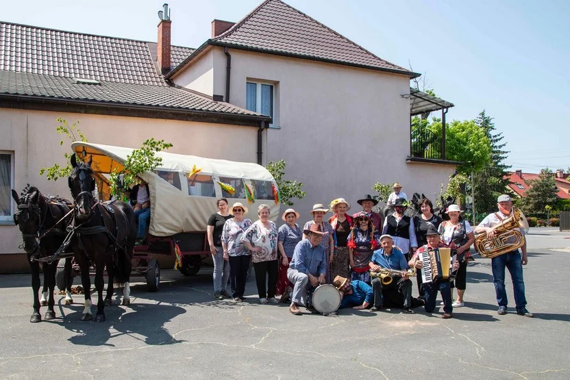 Tradycja została zachowana. Smolorze odwiedzili wieś - Zdjęcie główne