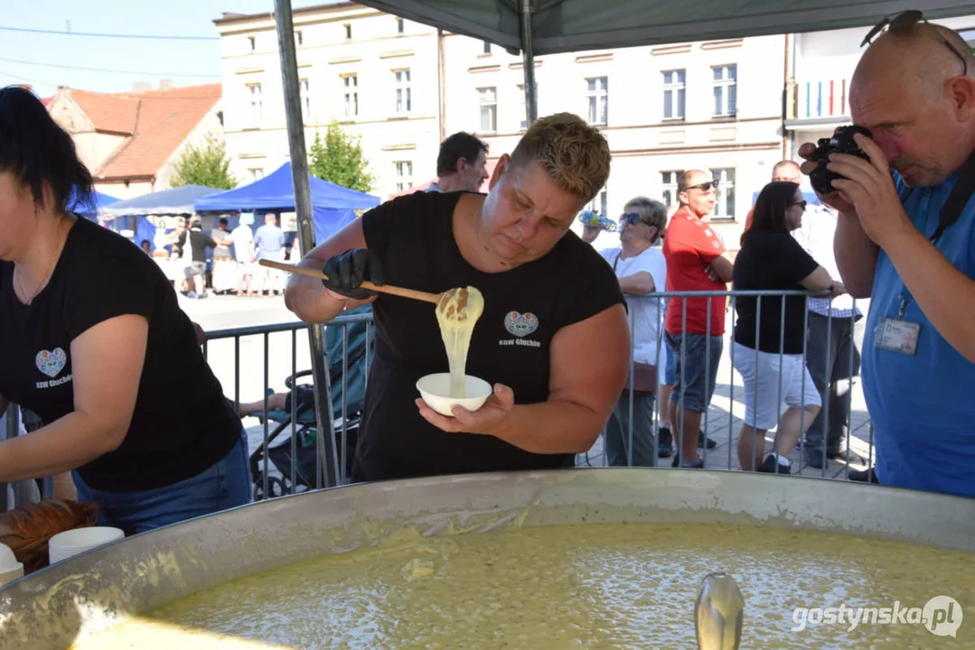 Święto Sera Smażonego w  w Pogorzeli - ustanowili rekord Polski  na największą porcję sera smażonego