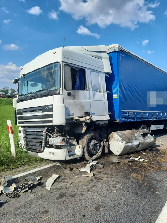 Heder odczepił się od kombajnu, a przyczepa od traktora. Wypadki w okolicy Gostynia