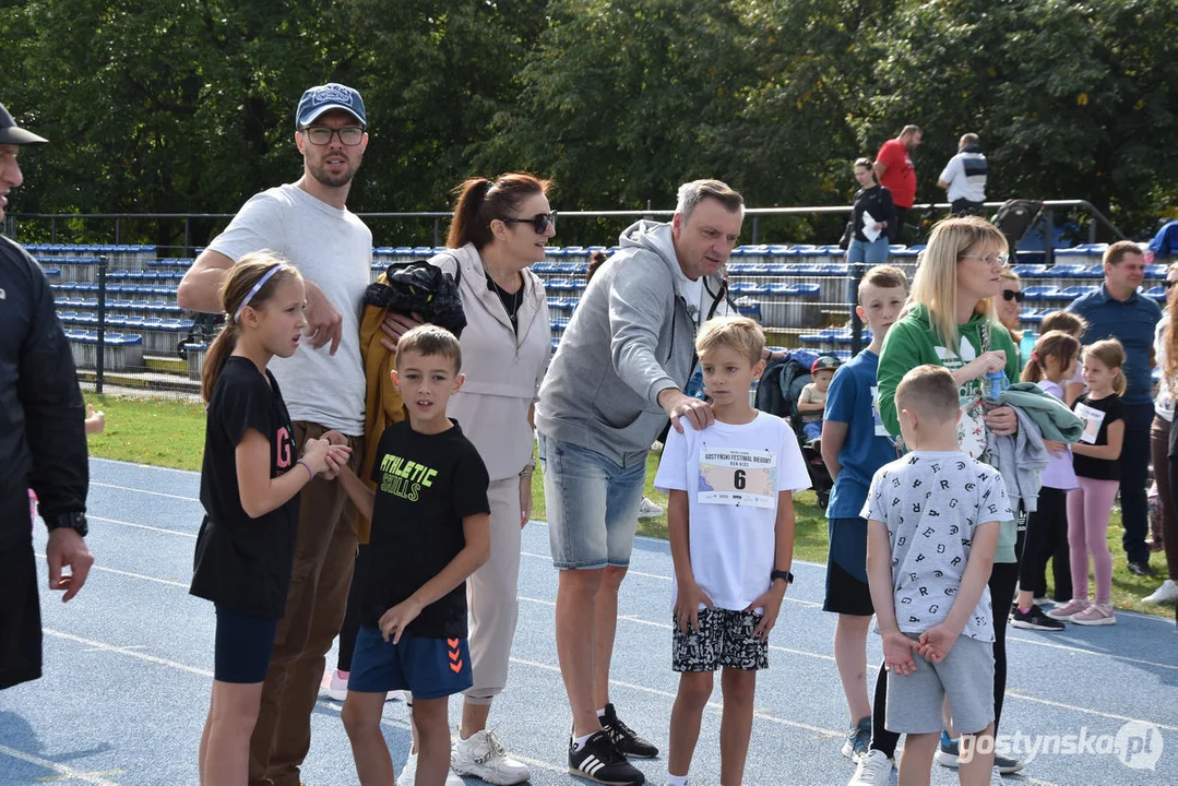 II Rodzinny Festiwal Biegowy w Gostyniu. Bieżnię opanowały dzieci