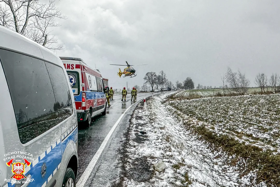 Zderzenie trzech samochodów w Wałkowie