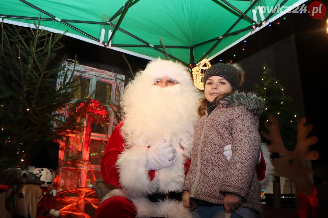 Spotkanie ze Świętym Mikołajem na Rawickim Jarmarku Bożonarodzeniowym