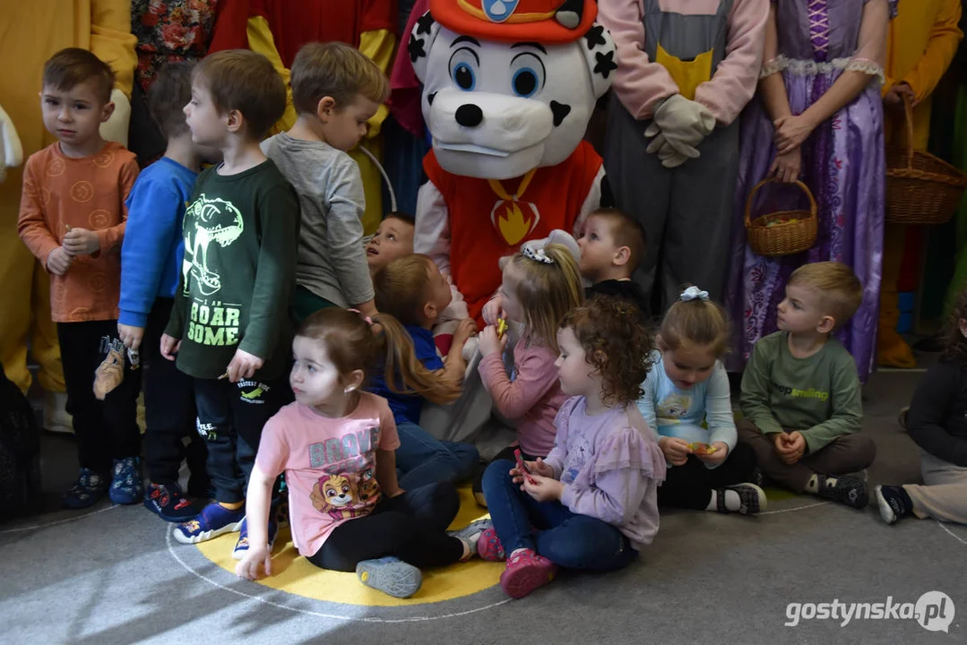 Zając w przedszkolach. Akcja Młodzieżowej Rady Miejskiej w Gostyniu