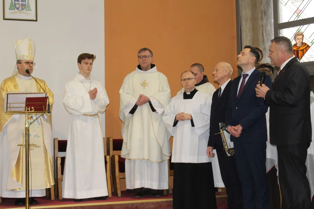 Franciszkanie w Jarocinie rozpoczęli świętowanie 90-lecia z biskupem kaliskim