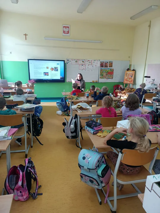 W krainie jesieni. Zajęcia w szkole podstawowej w Kościelnej Ws