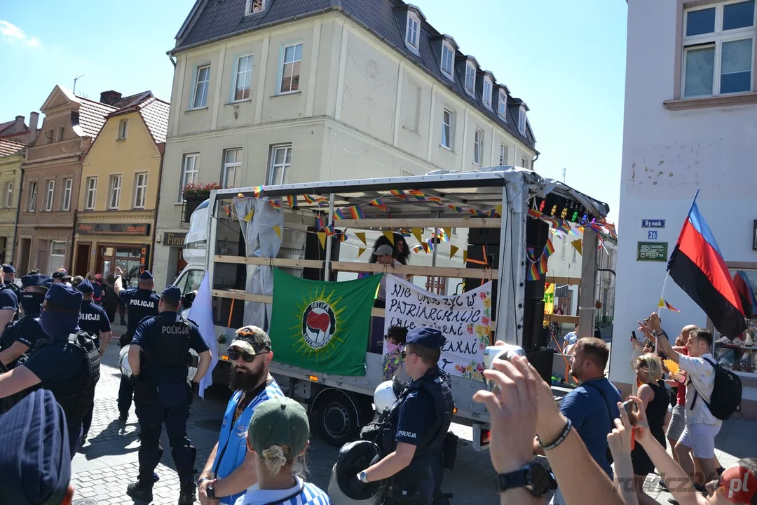 Marsz Równości i kontrmanifestacje w Rawiczu