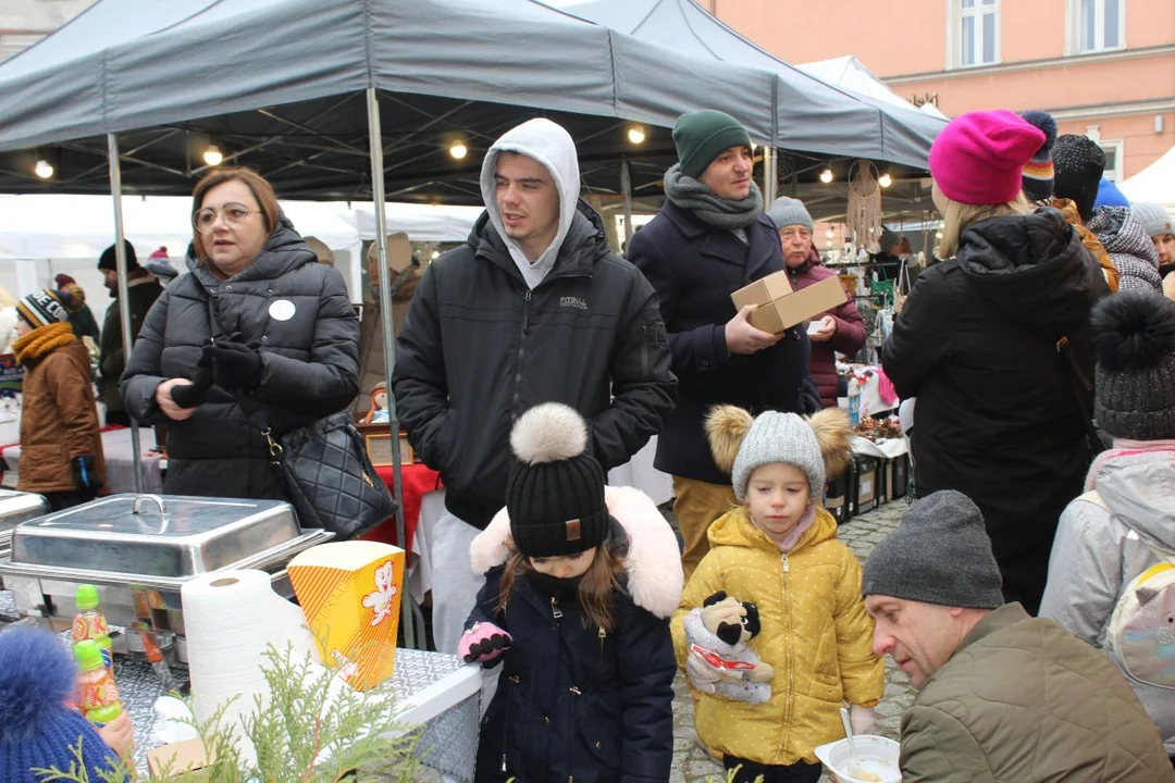 W Jarocinie trwa Jarmark Świąteczny. Zobacz, co można kupić