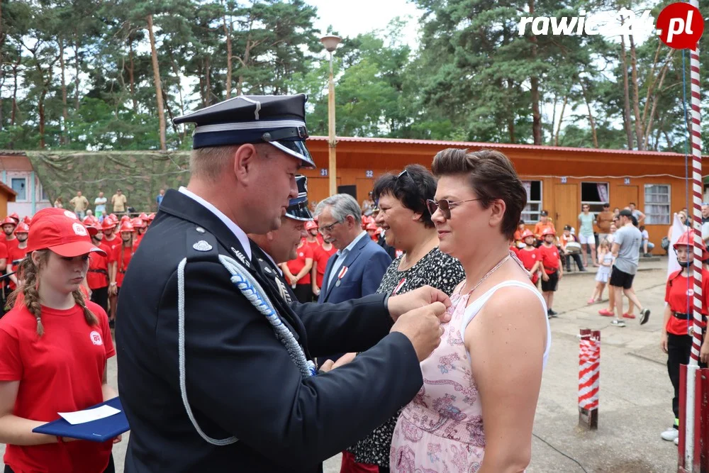 Ślubowanie i pasowanie na strażaka - członka MDP w Brennie (powiat leszczyński)