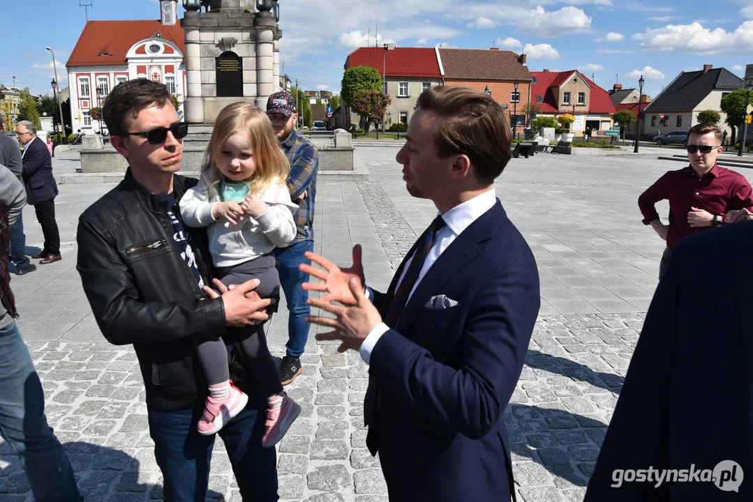 Lider Konfederacji Krzysztof Bosak w Gostyniu spotkał się z mieszkańcami