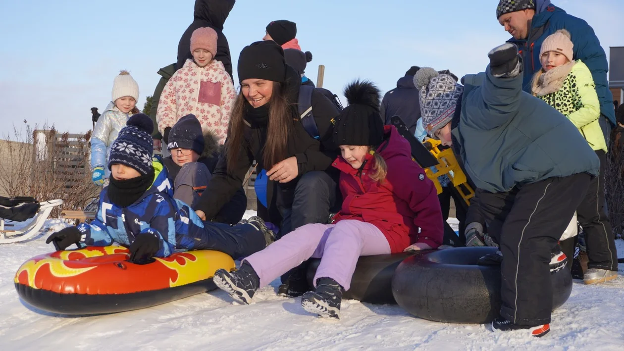 Zimowe szaleństwo w Fabianowie! Stworzyli dla dzieci niezwykłą atrakcję [ZDJĘCIA] - Zdjęcie główne