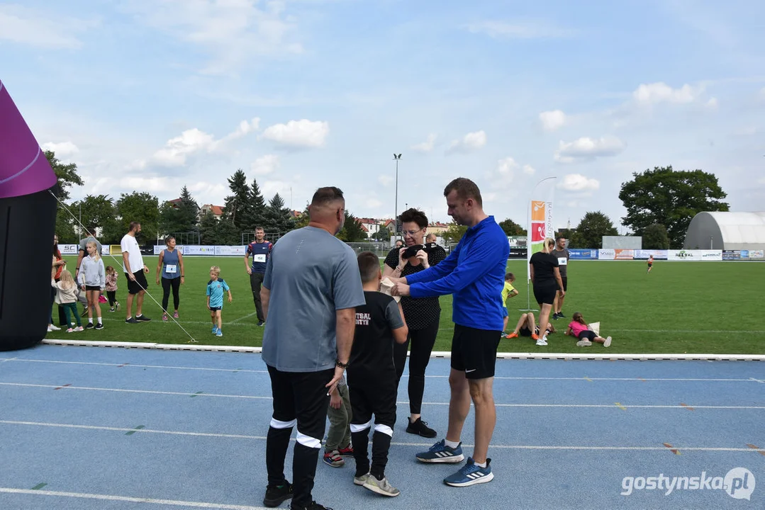 II Rodzinny Festiwal Biegowy w Gostyniu. Bieżnię opanowały dzieci