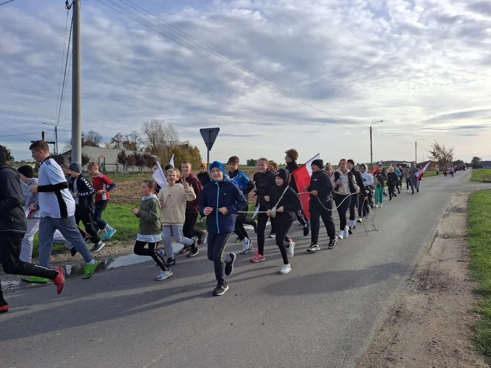 Ponad 100 osób wzięło udział w Jaraczewskim Biegu Niepodległościowym - Zdjęcie główne