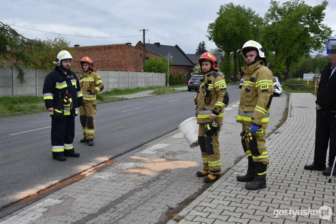 Zderzenie dwóch samochodów w Siedlcu (gm. Pępowo)