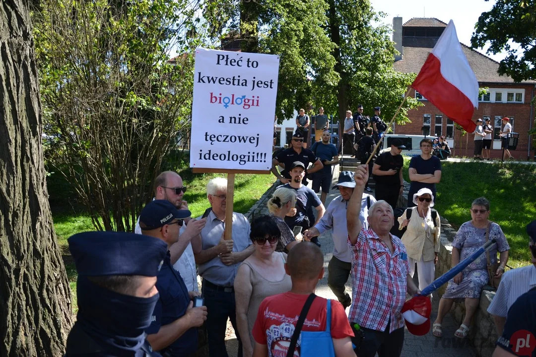 Marsz Równości i kontrmanifestacje w Rawiczu