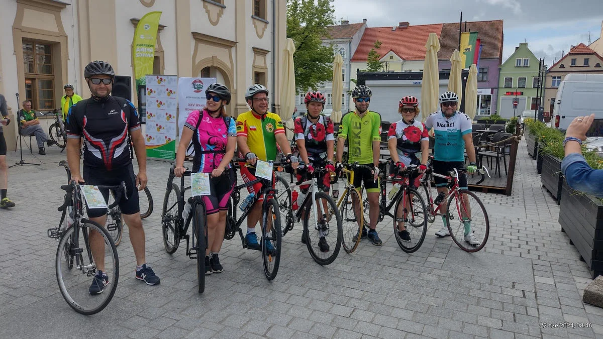 XXV Rowerowa Setka w Rawiczu. 114 cyklistów pokonało 100 kilometrów (ZDJĘCIA) - Zdjęcie główne