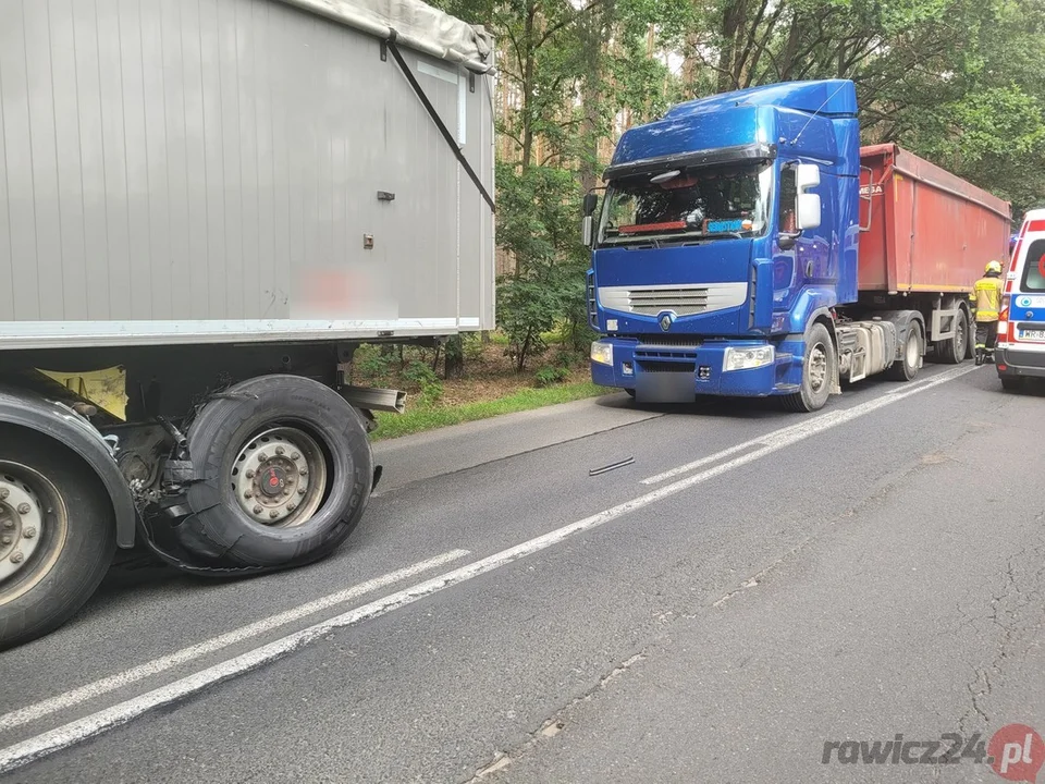 Wypadek na drodze wojewódzkiej 324 pomiędzy Rondem Załęcze a miejscowością Wiewierz