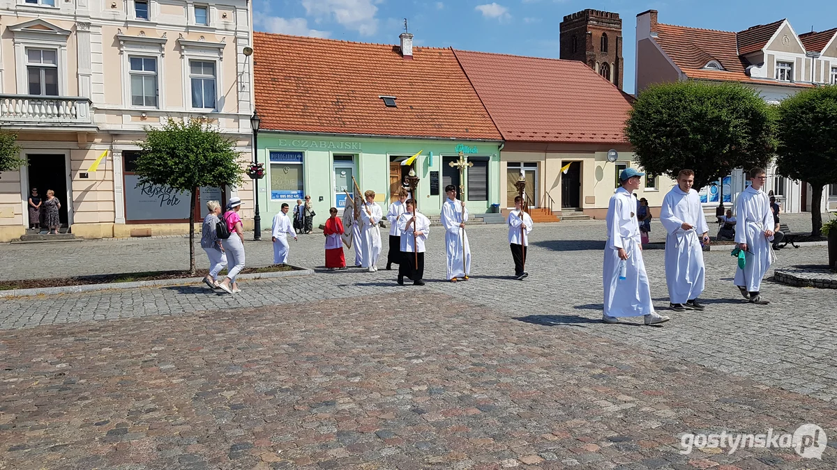 Gostyń - Boże Ciało 2023 - procesja ulicami miasta