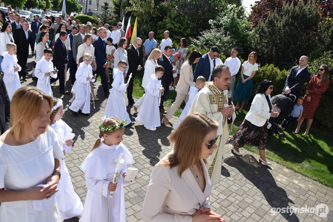 Sakrament I Komunii Świętej w parafii w Pogorzeli