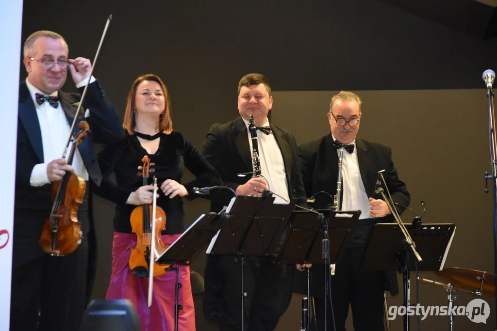 Koncert z okazji  Narodowego Święta Niepodległości w Borku Wlkp. - muzyka klasyczna i rozrywkowa