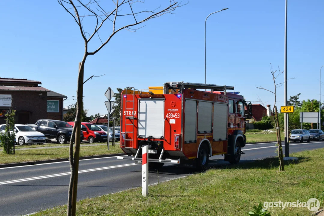 W Krobi samochód osobowy zderzył się z ciężarówką