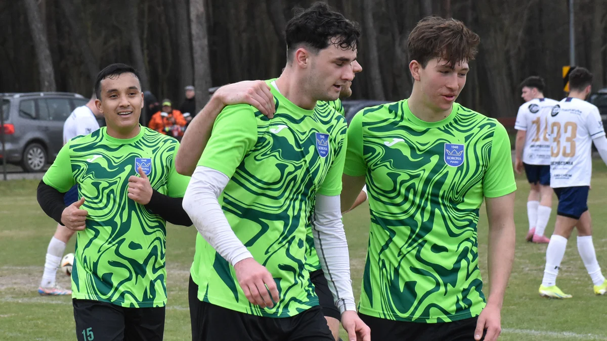 Rezerwy Korony Piaski deklasują i są tuż za liderem