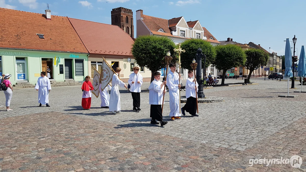 Gostyń - Boże Ciało 2023 - procesja ulicami miasta