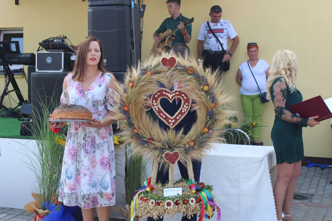 Tłumy na dożynkach wiejskich w Twardowie