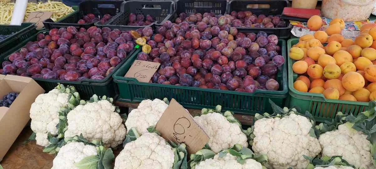Jakie ceny ogórków i innych warzyw oraz owoców? Sprawdziliśmy na targu w Jarocinie - Zdjęcie główne