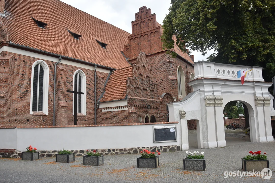 19-letni wandal zniszczył witraż w kościele w Gostyniu i naruszył ciszę wyborczą