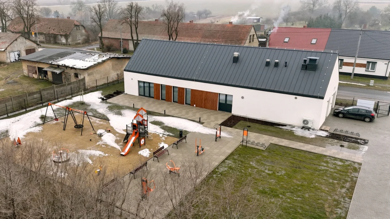 190 mieszkańców i inwestycja za blisko 3 mln zł. Nowa sala wiejska oficjalnie otwarta [ZDJĘCIA] - Zdjęcie główne