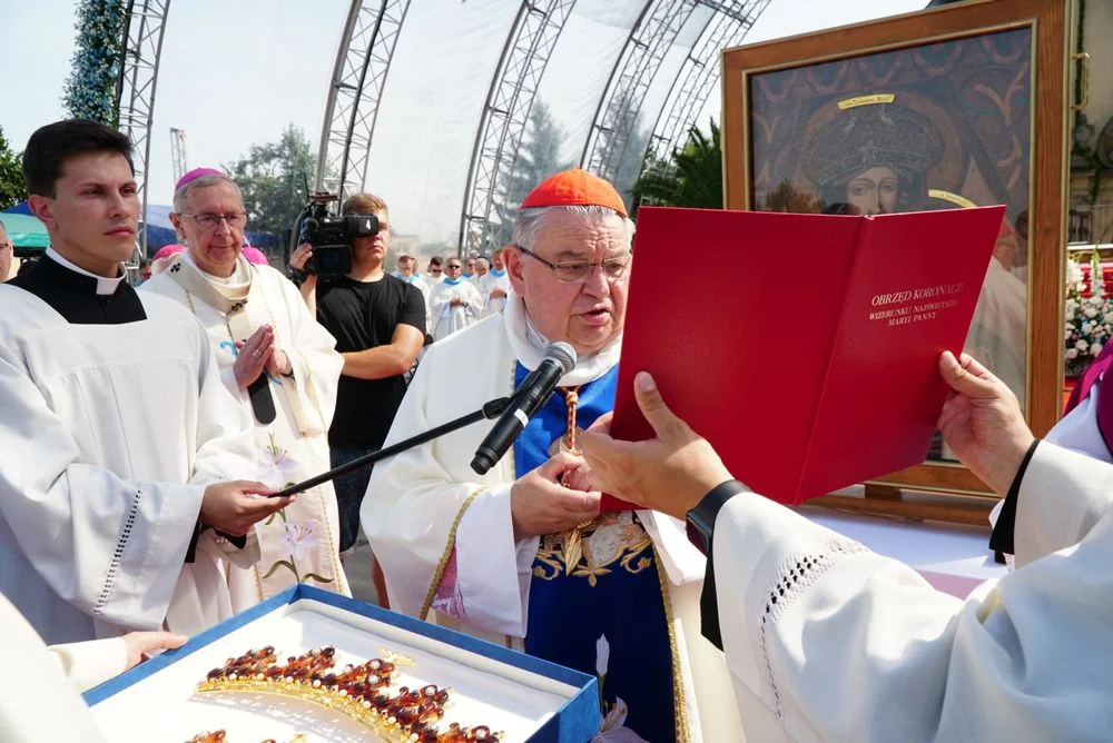 Smolice. Koronacja wizerunku Matki Bożej Uzdrowienia Chorych