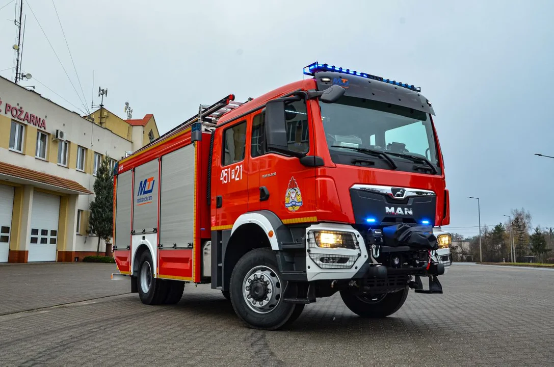 Nowy samochód ratowniczo-gaśniczy dla jarocińskich strażaków - Zdjęcie główne