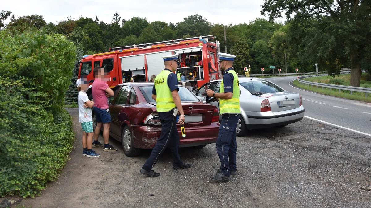 Zderzenie trzech samochodów na DK12