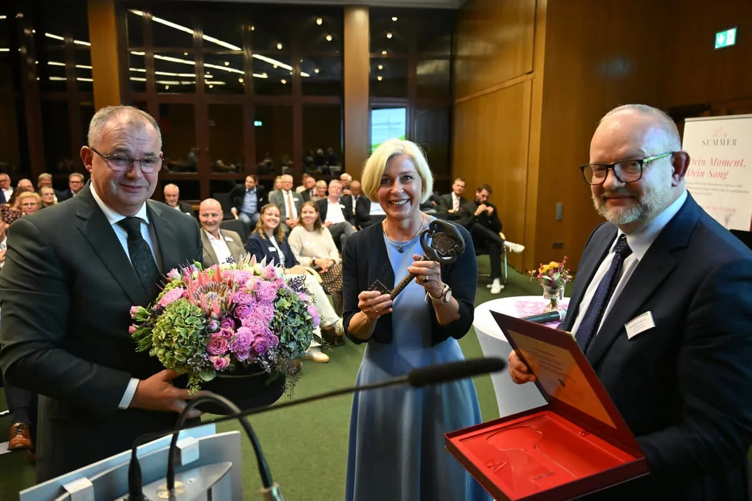 Pojechali do Niemiec z niezwykłym prezentem. Ważna uroczystość z udziałem władz powiatu pleszewskiego