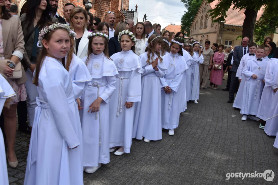 Uroczystość Pierwszej Komunii Świętej w parafii farnej w Gostyniu