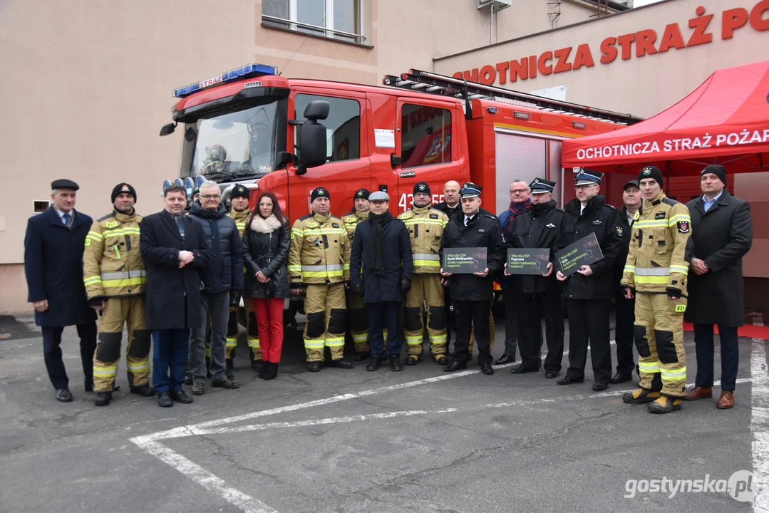 Wręczenie promes na zakup wozów strażackich dla 3 jednostek OSP: Borek Wlkp., Gola i Pogorzela