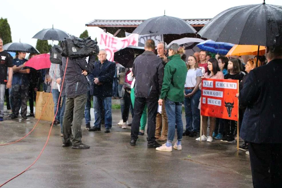 Protest przeciwko budowie ogromnej obowy w Kadziaku