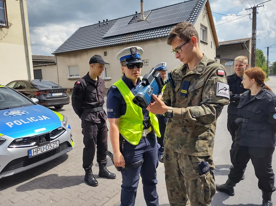 Możesz zostać Komendantem - najlepsi w konkursie poznali tajniki pracy policjantów