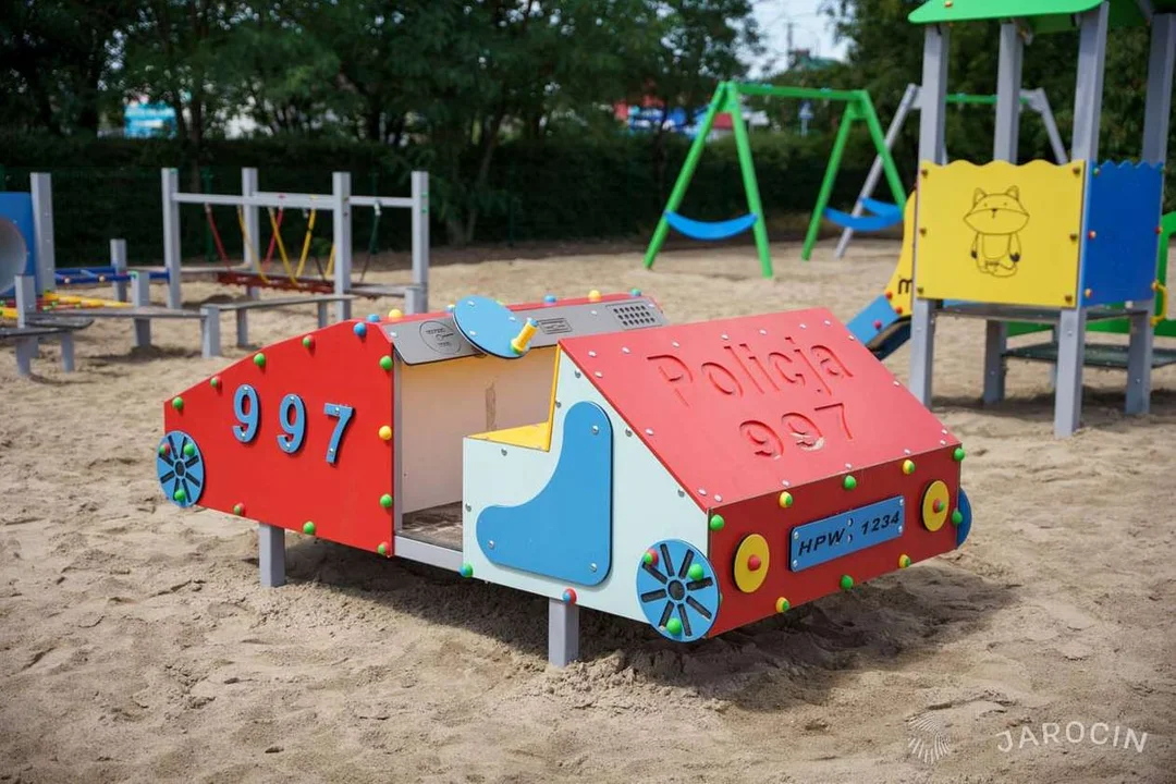 Budowa i remonty placów zabaw w gminie Jarocin