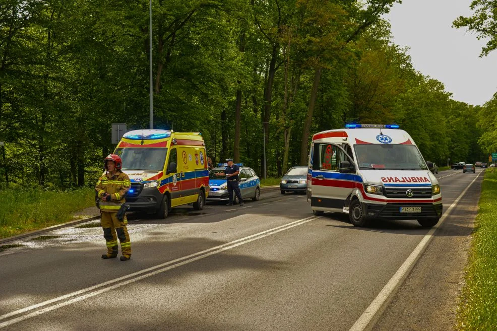 Zderzenie na DK 11 między Jarocinem a Witaszyczkami. Samochodami podróżowało pięć osób